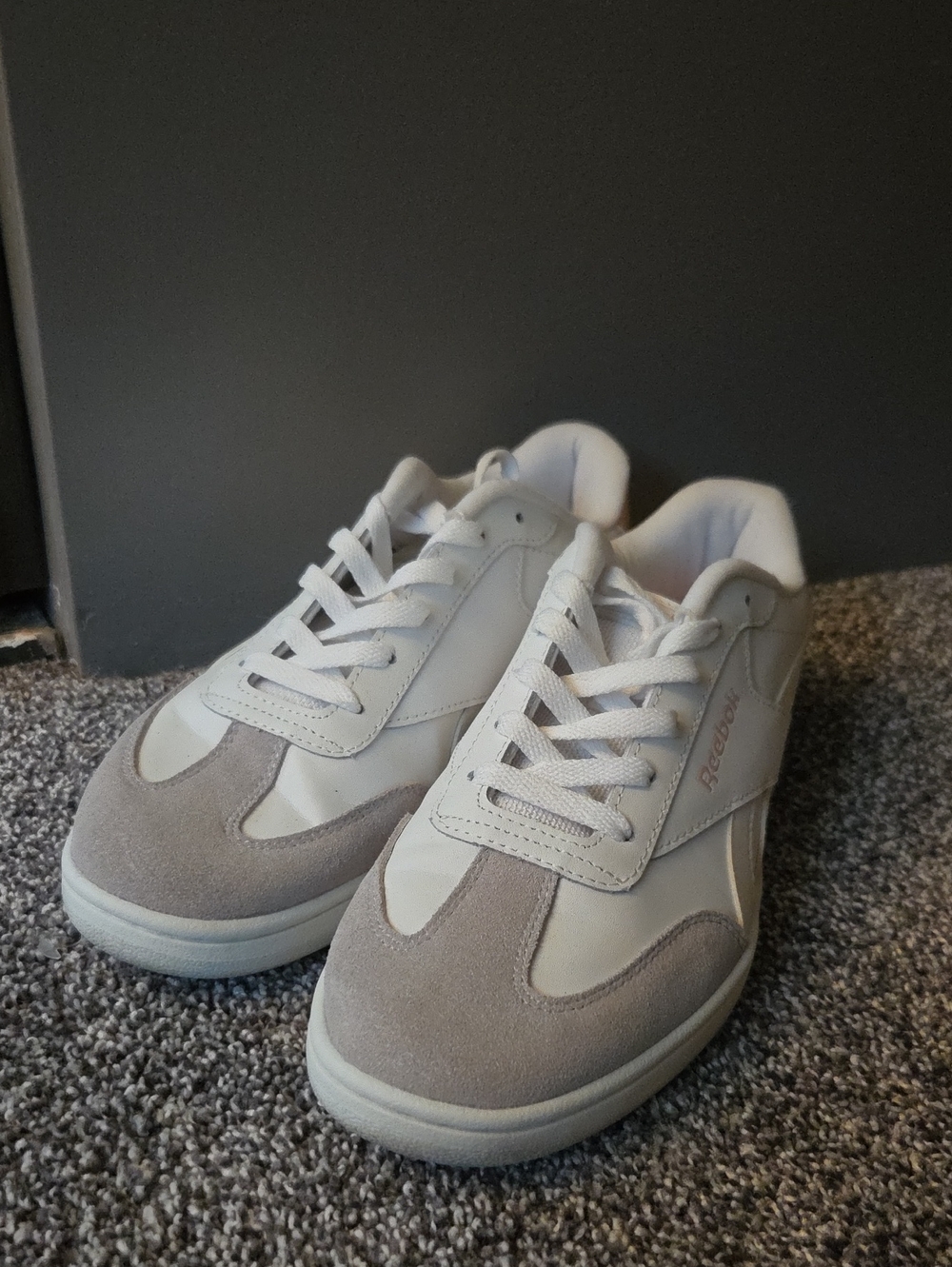 Reebok Womens White and Light Gray Low-Top Sneakers